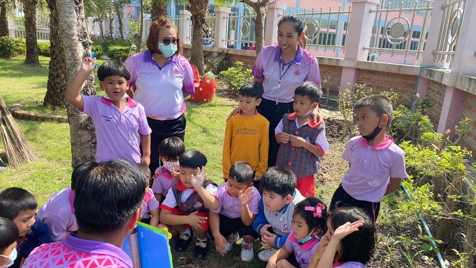 กิจกรรม 🥦✨ ปลูกผักปลอดสารพิษกินได้🌱👧👦 - โรงเรียนอนุบาลสหศึกษาบางบัวทอง