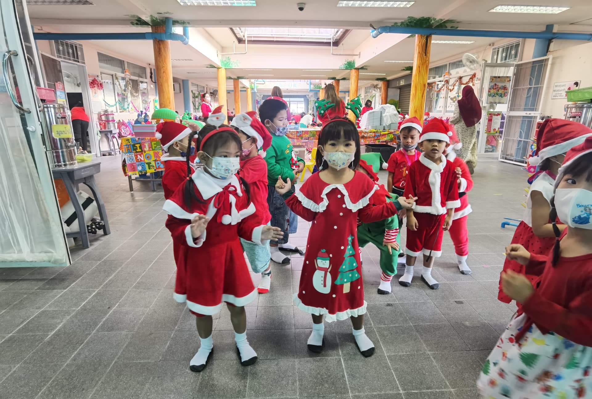 🎄🎅 Ho Ho Ho! ส่งความสุขส่งท้ายปีเก่าต้อนรับปีใหม่ 2023 แสนอบอุ่น 🎉🎁 - รูปที่ 11