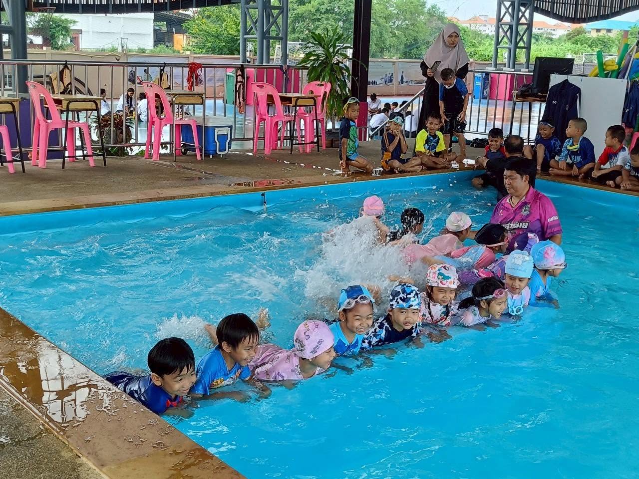 หนูน้อยว่ายน้ำ - รูปที่ 3